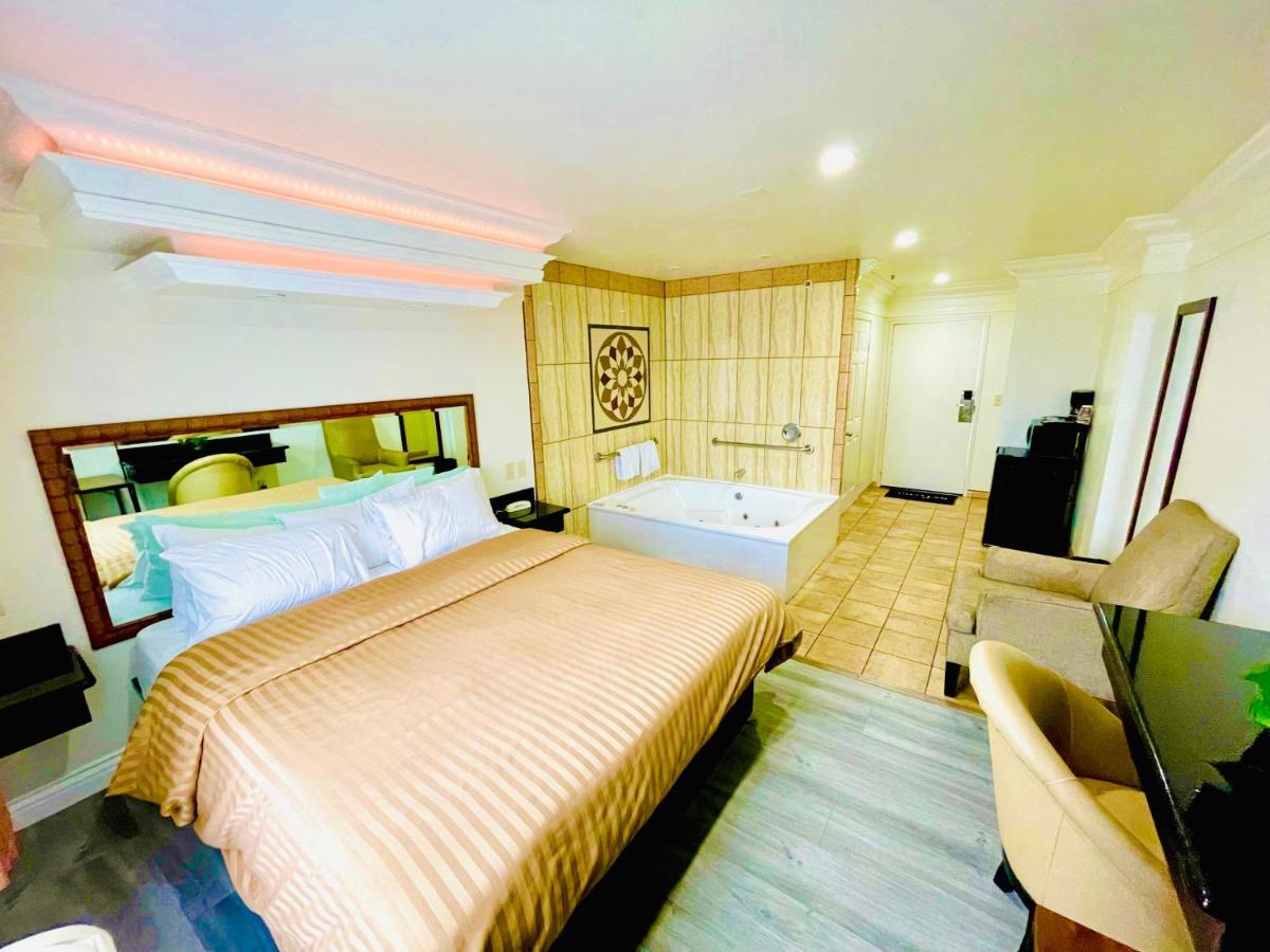 Rodeway Inn Санта-Ана Экстерьер фото