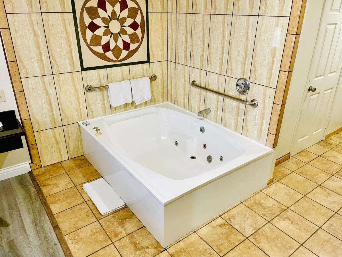 Rodeway Inn Санта-Ана Экстерьер фото