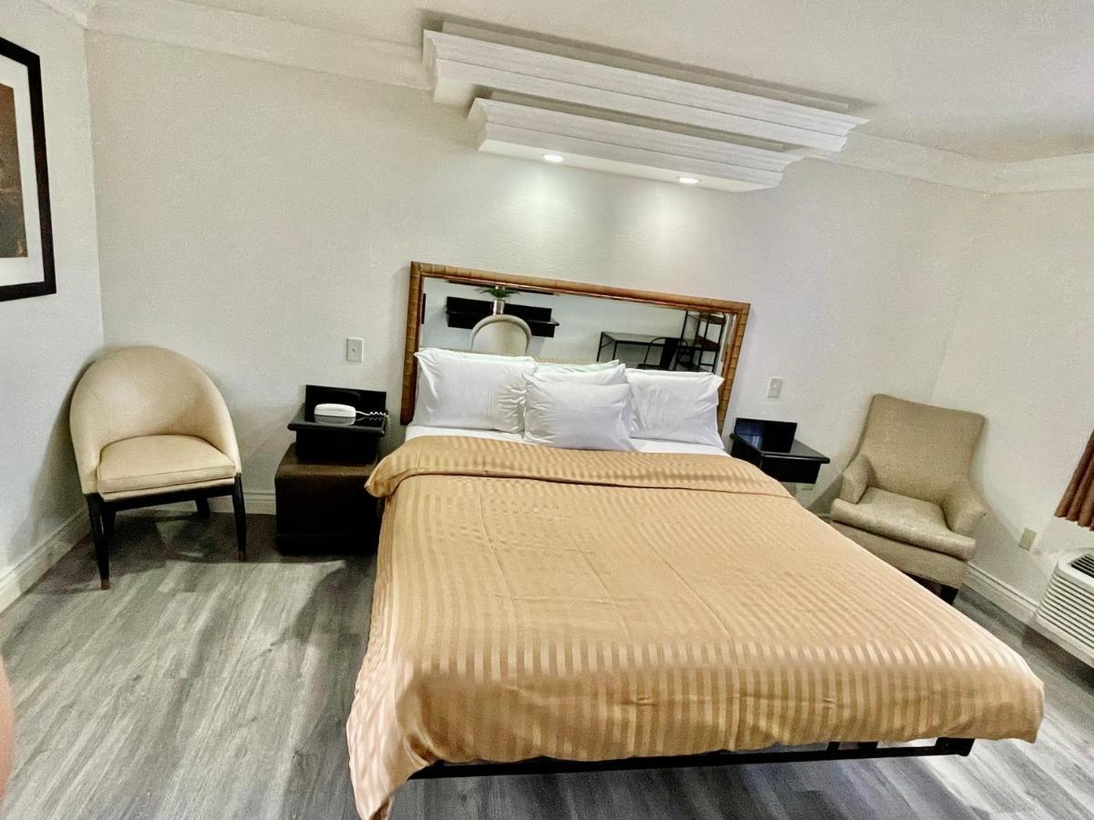 Rodeway Inn Санта-Ана Экстерьер фото