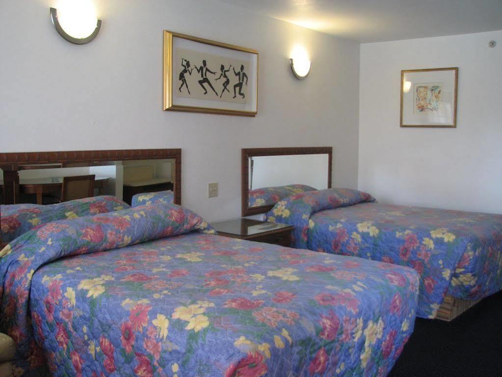 Rodeway Inn Санта-Ана Экстерьер фото